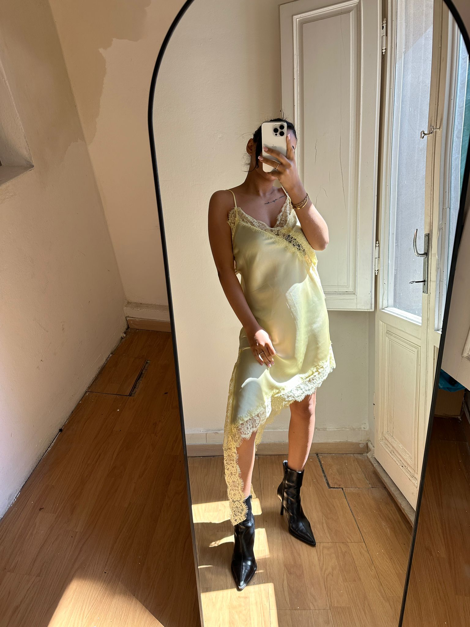 Vestito pizzo giallo